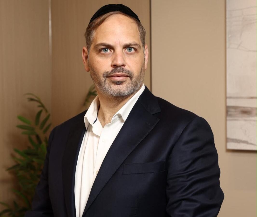 אלי בר עזר
